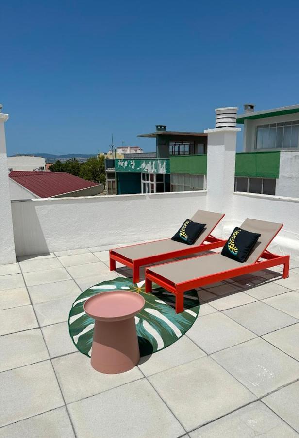 Groovy Caparica Gem With Large Sunny Terrace Apartment Costa da Caparica Bagian luar foto